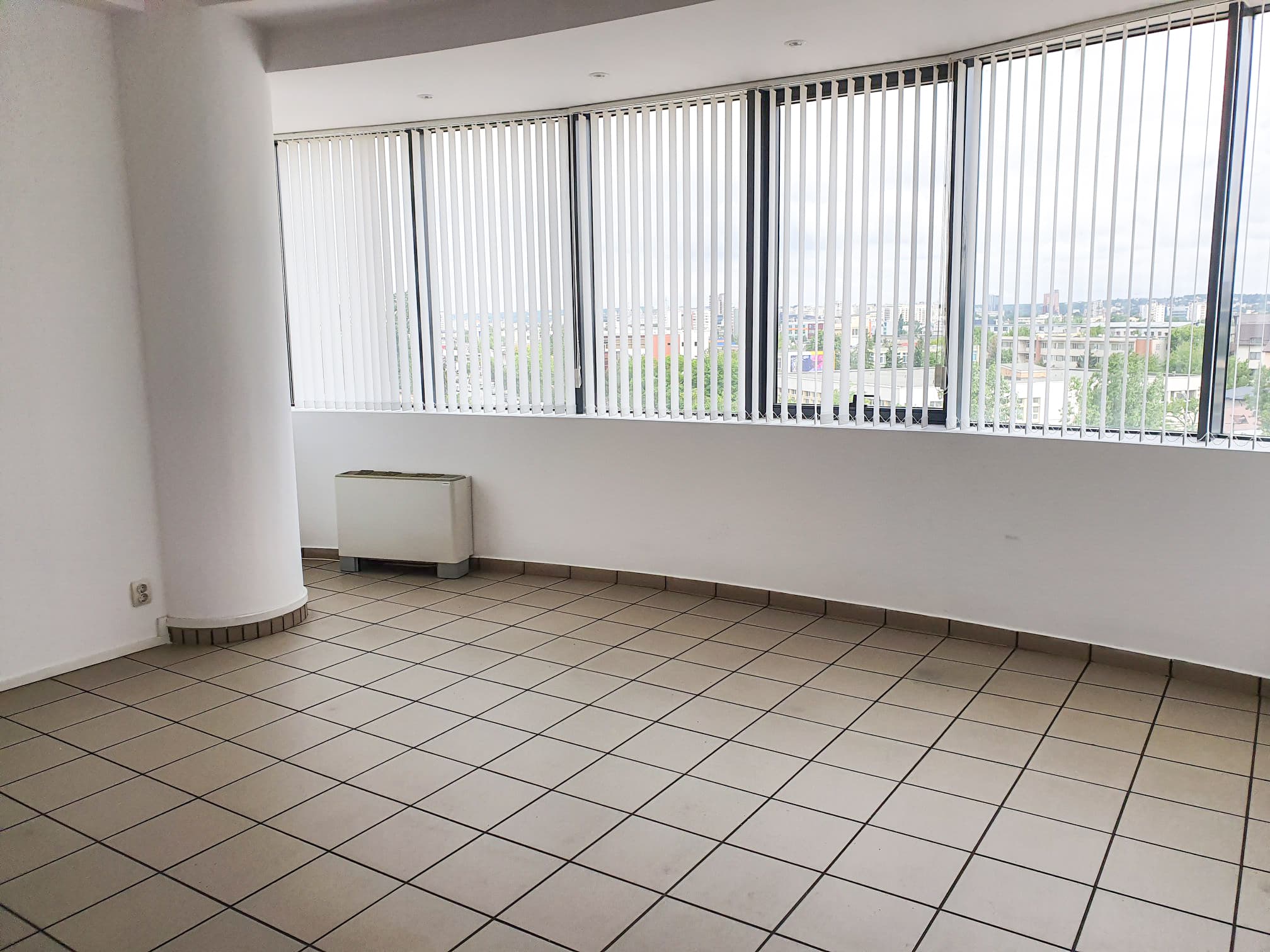 Interior 10