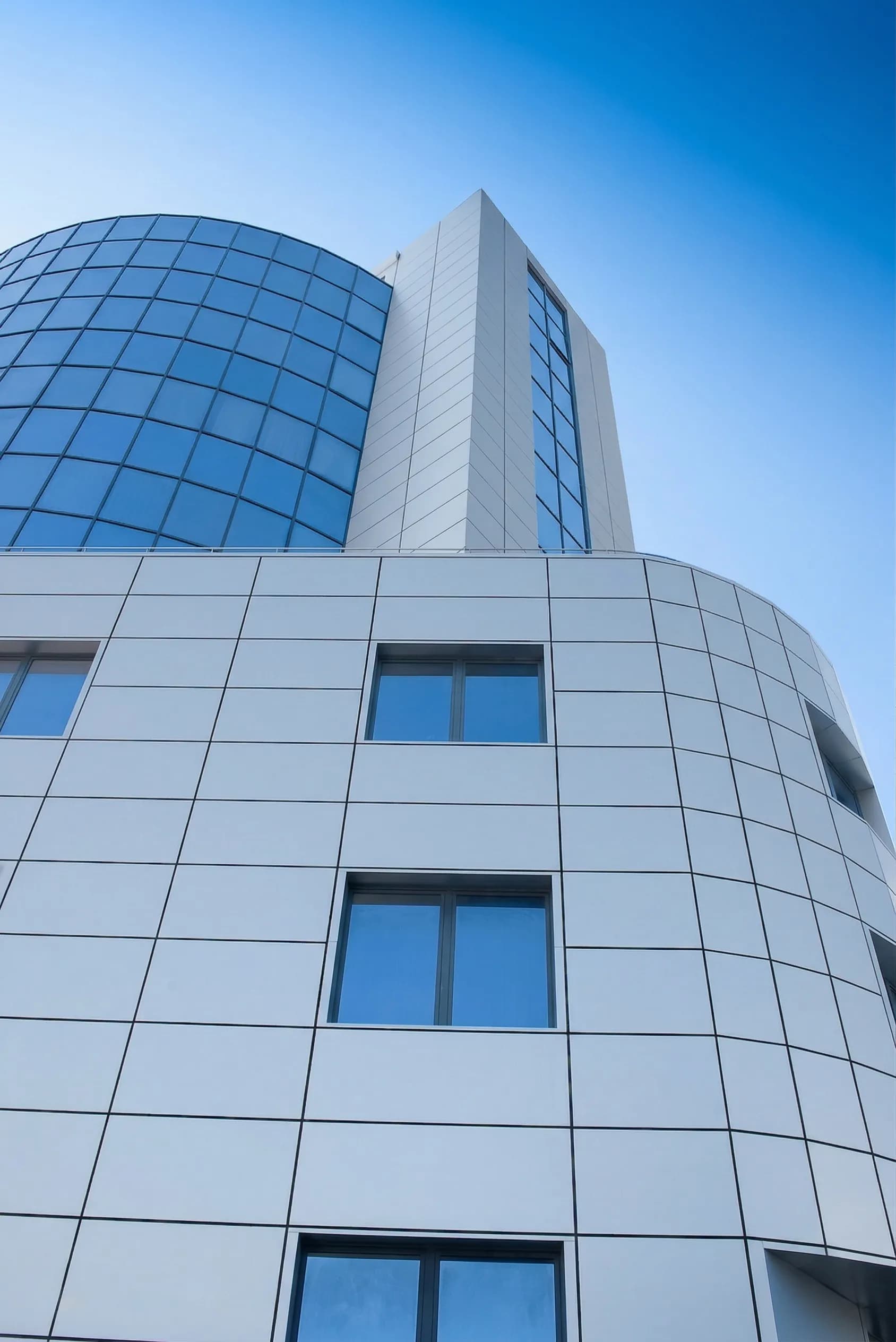 Granit Business Center — Fațadă modernă